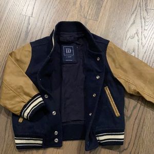 Gap Bomber Jacket 🧥!! Adorable - great condition